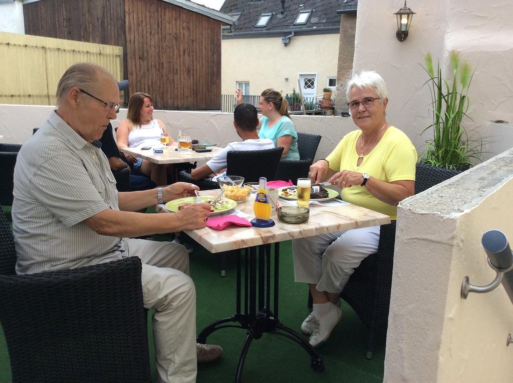 Hotel Zur Dorfschaenke Klotten Dış mekan fotoğraf