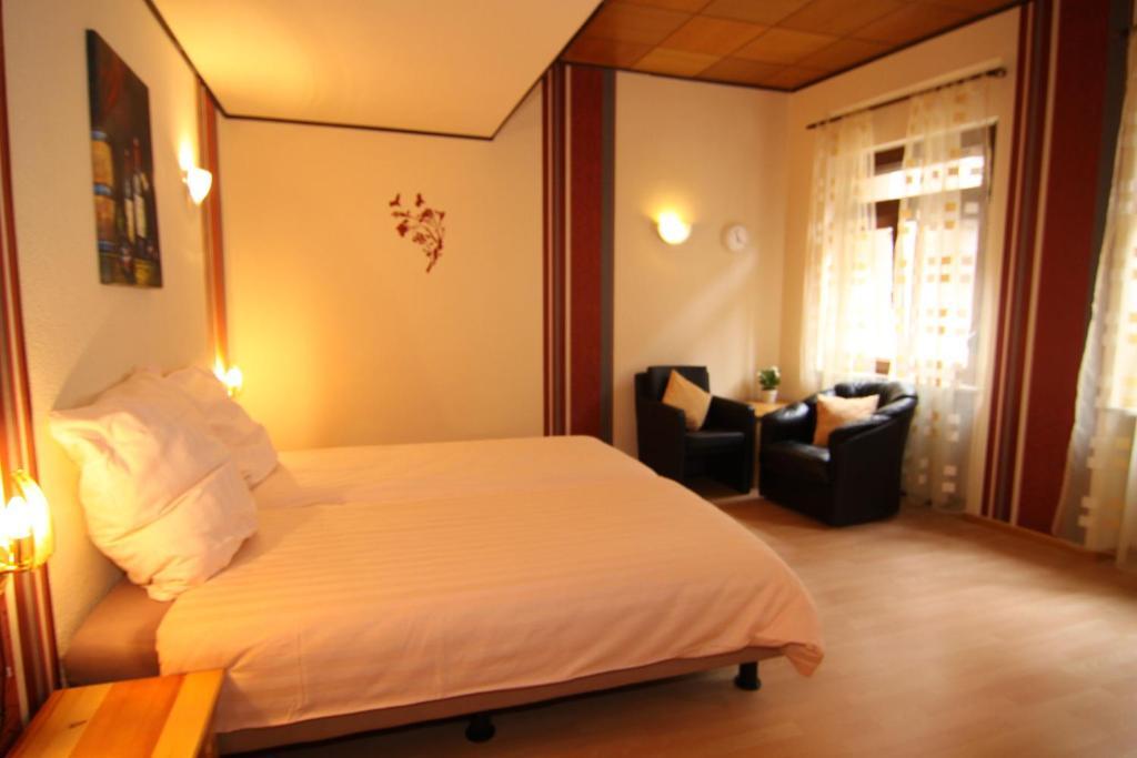 Hotel Zur Dorfschaenke Klotten Oda fotoğraf
