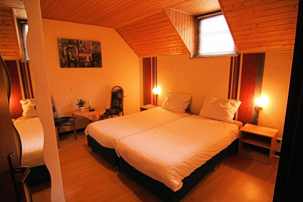 Hotel Zur Dorfschaenke Klotten Oda fotoğraf