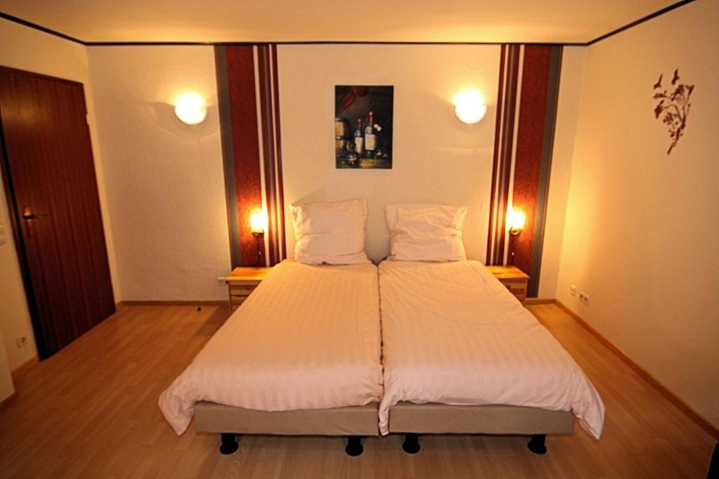 Hotel Zur Dorfschaenke Klotten Oda fotoğraf