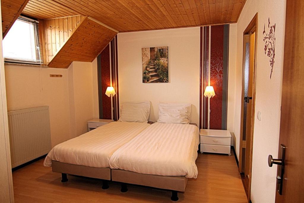 Hotel Zur Dorfschaenke Klotten Oda fotoğraf