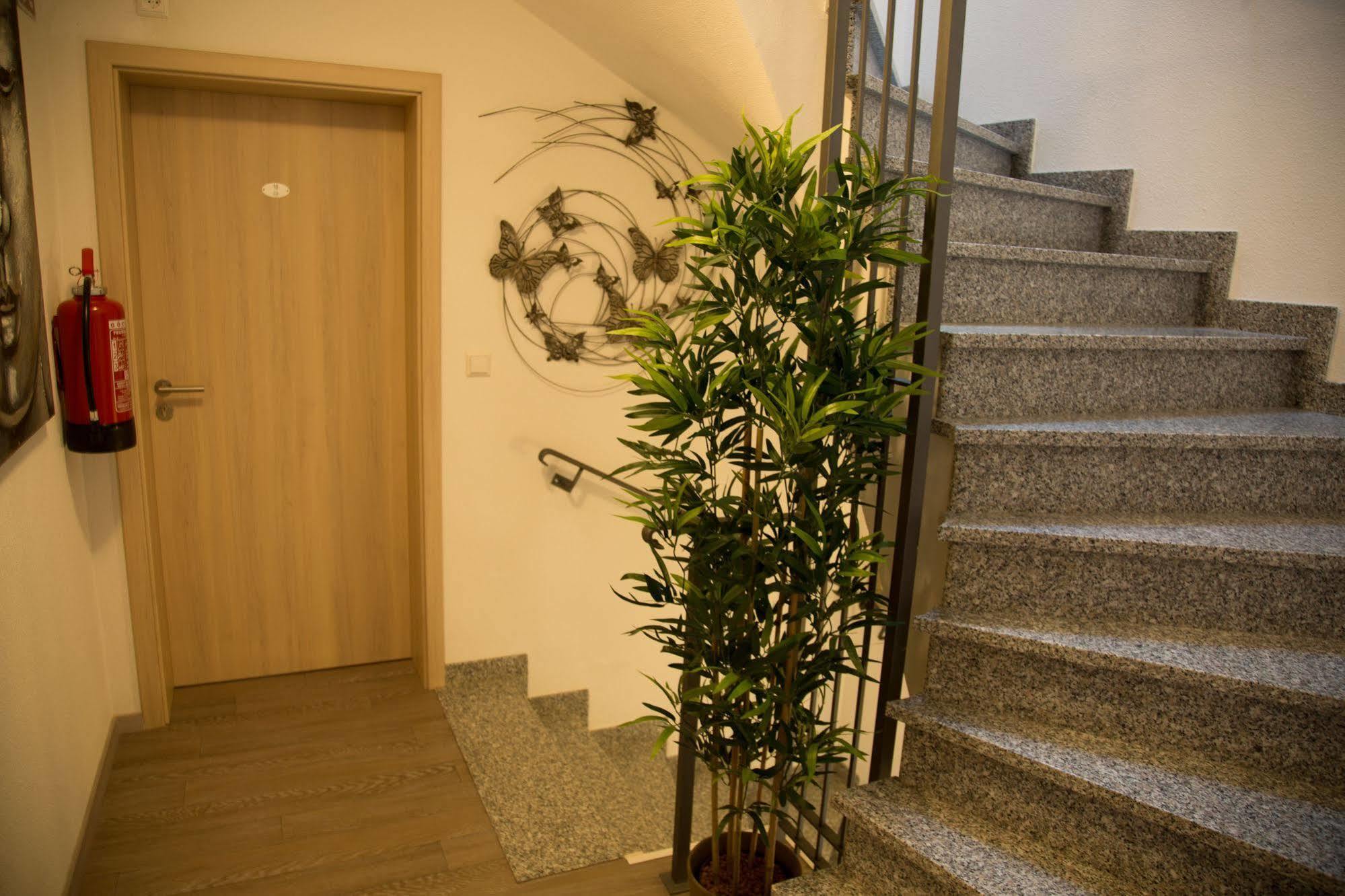 Hotel Zur Dorfschaenke Klotten Dış mekan fotoğraf