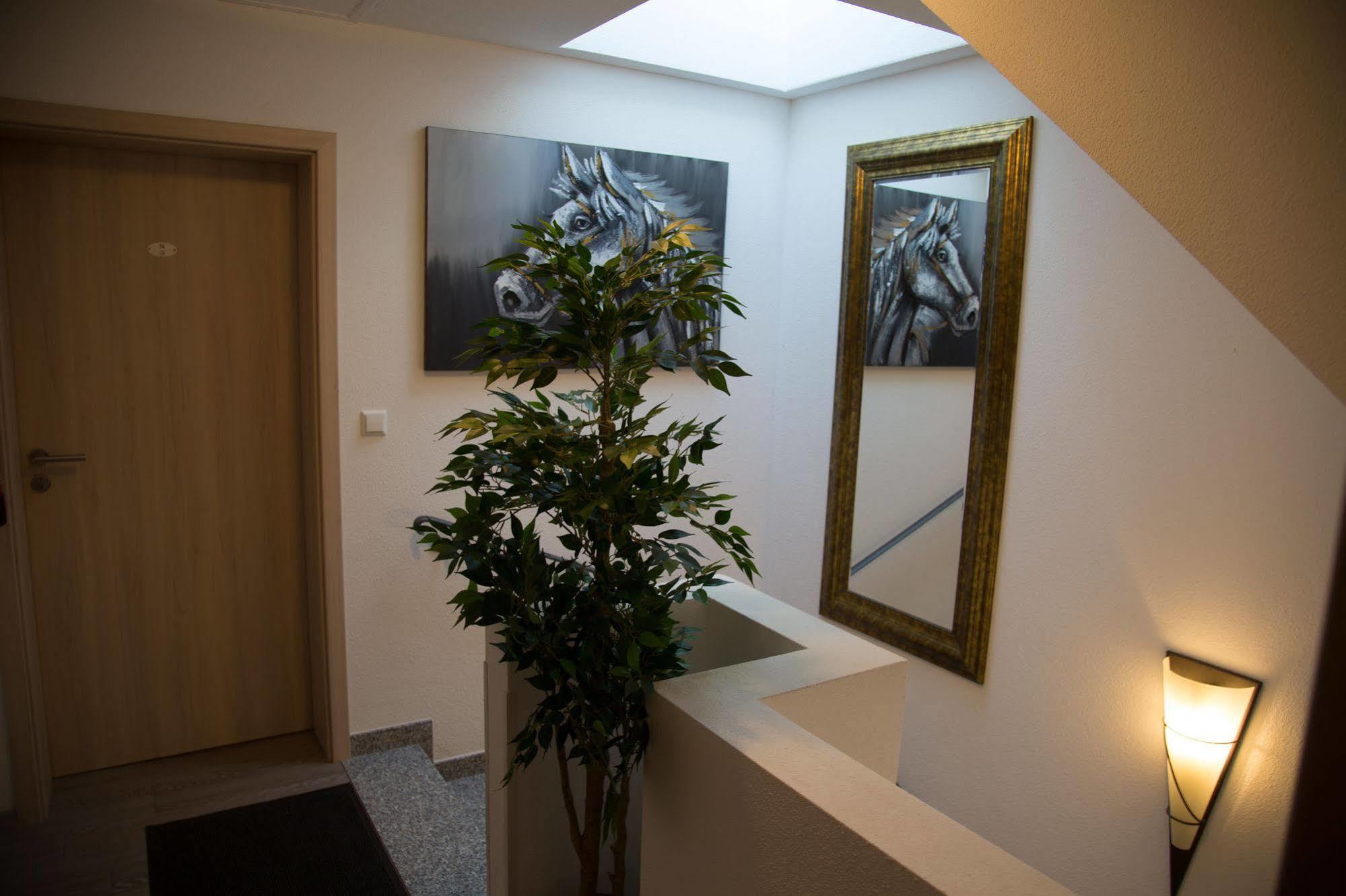 Hotel Zur Dorfschaenke Klotten Dış mekan fotoğraf